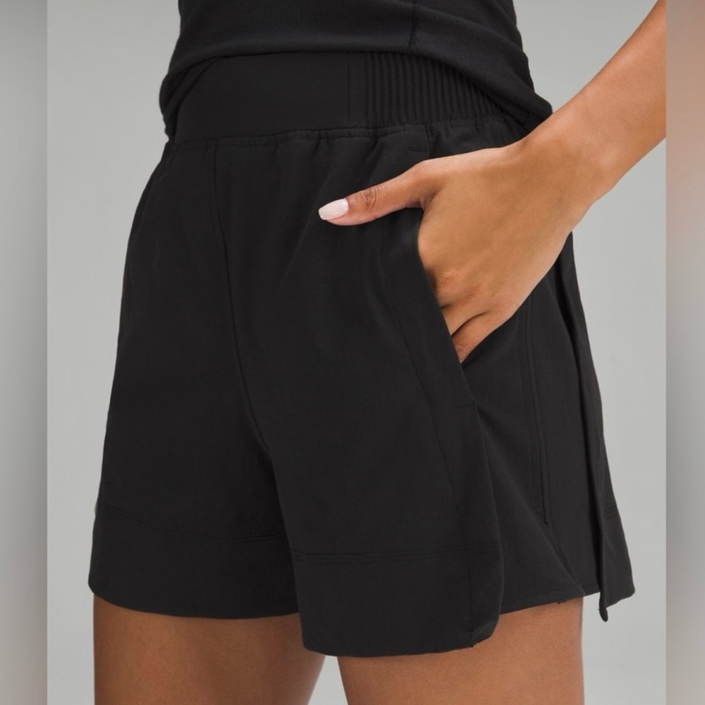 Lululemon Athletic Stretch Woven Relaxed-Fit High-Rise Shorts 4"